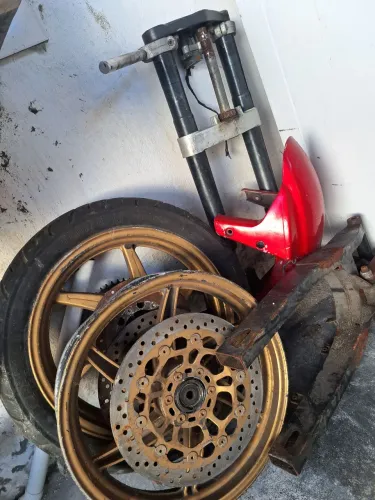Peças originais da moto Comet