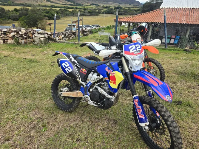 WR 250 F MUITO NOVA 