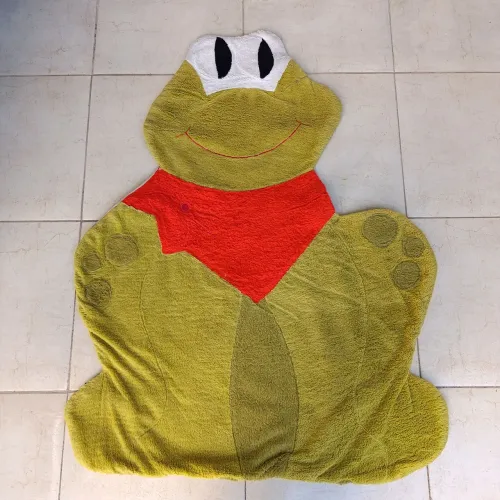 Tapete Infantil Sapo Felpudo Grande 122x95 Emborrachado Lindo