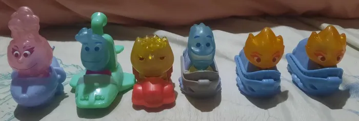 Lote Os elementos Disney Pixar McDonald's