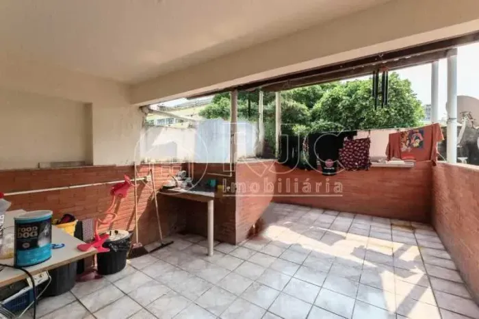 Casa de vila duplex , 03 dormitórios , sendo 02 suite , terraço e vaga de garagem