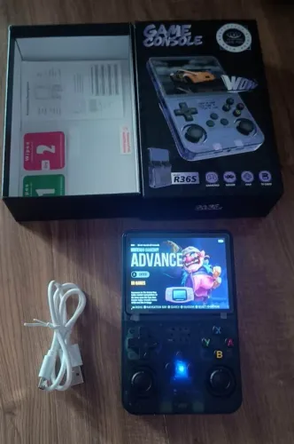 Console De Jogos Retro R36S Com Sistema Linux Tela 3,5 Polegadas 64Gb Cor Preto