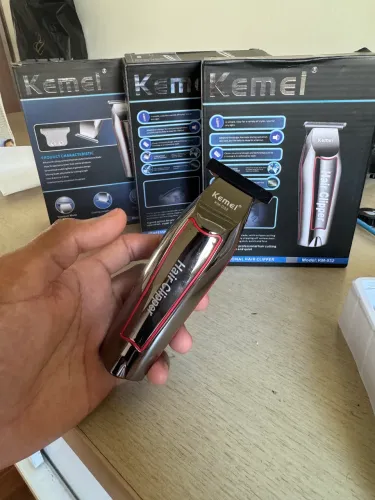 Máquina de acabamento Kemei KM-032 nova lacrada (na caixa)