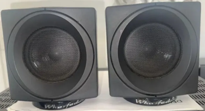 Par de caixas Wharfedale modus cube
