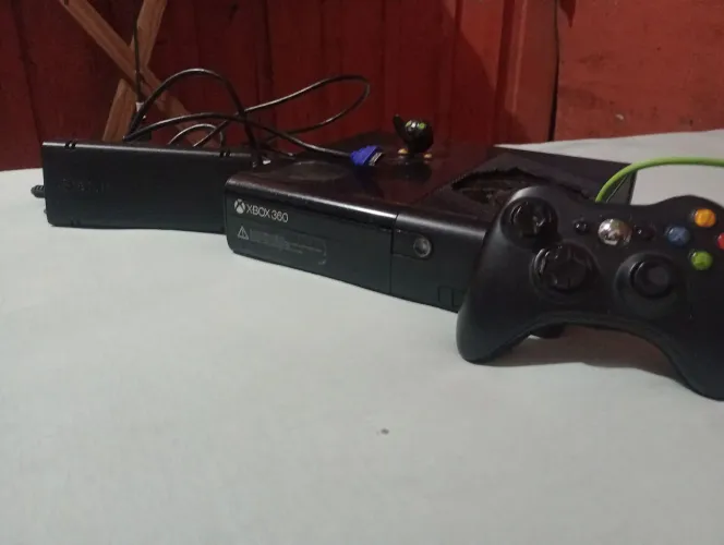 Xbox 360 super slim com desbloqueio RGH leia a descrição