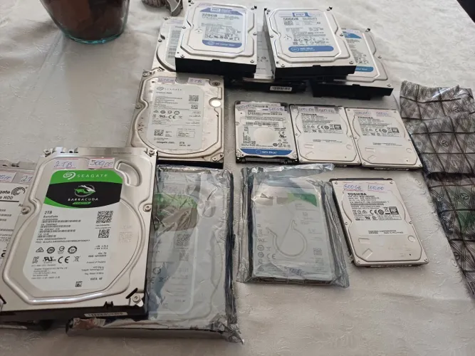 HDs seagate e Toshiba