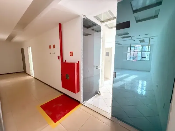 Alugo Andar Comercial pronto na Praia do Suá com 6 Salas e 220m² - R$ 8.000,00