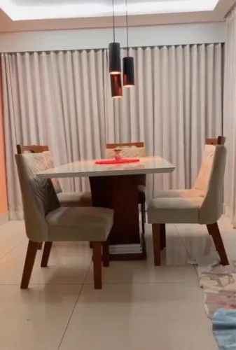MESA DE JANTAR 6 LUGARES