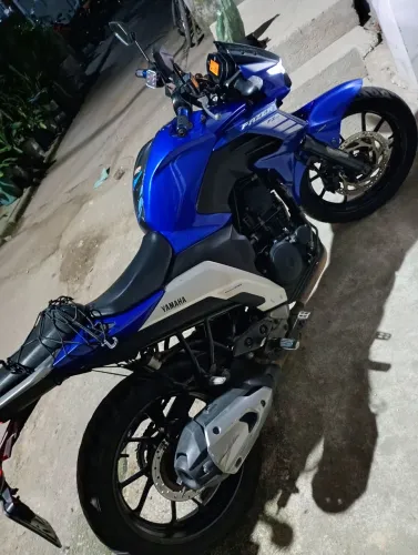 Vendo fazer 250 modelo 2023 69 km moto muito top