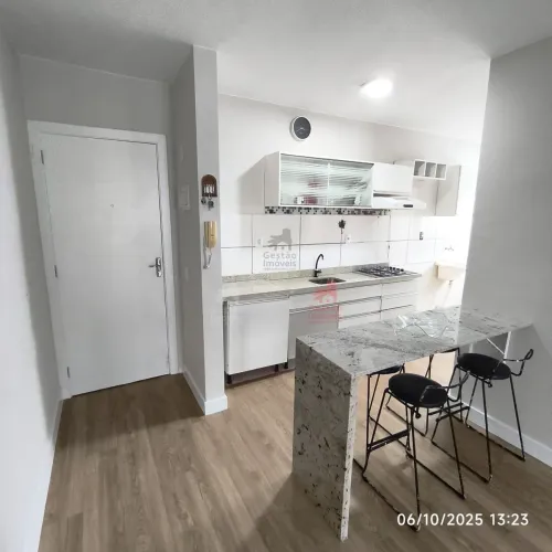 Apartamento no residencial Maria Helena Bairro Cedros em Camboriú