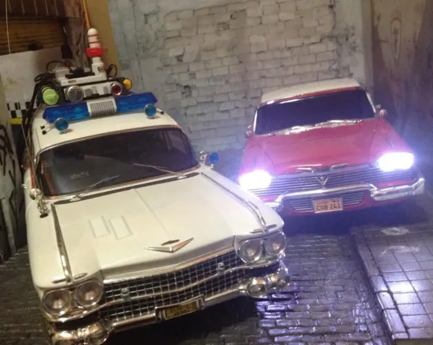 Miniatura Ecto-1 Caça Fantasmas Ghostbusters 1/18 HotWheels