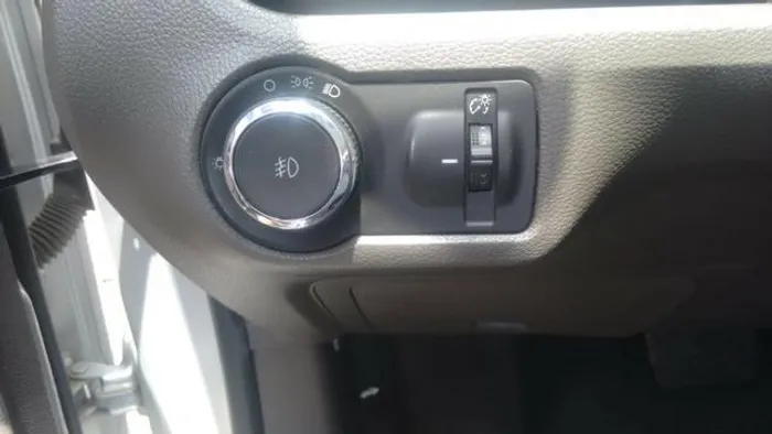 Chave do farol GM Cobalt 2012