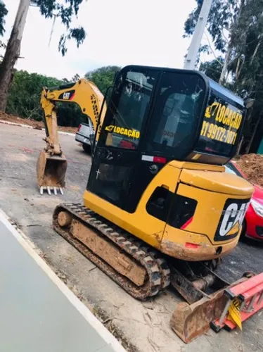Locação e serviços bobcat mini escavadeira