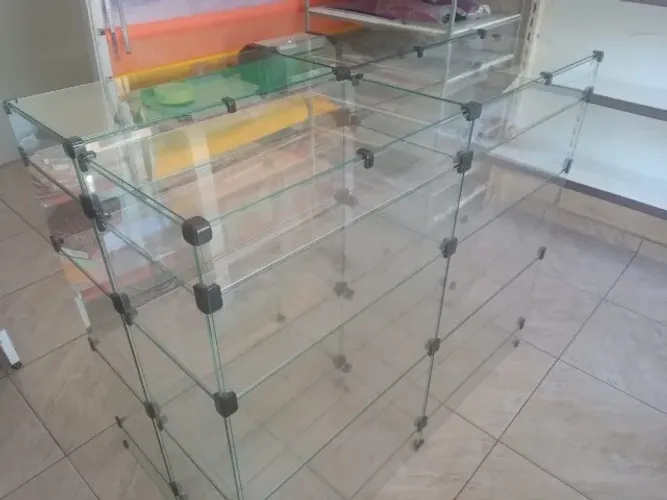 Balcão de vidro temperado usado em Betim- MG