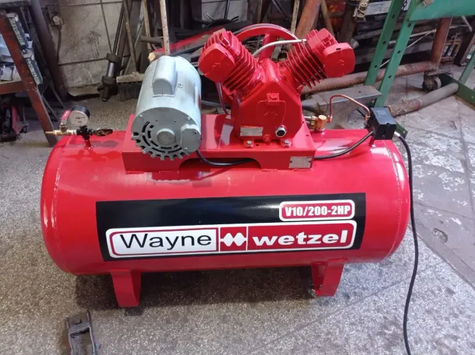 Manutenção em compressores de ar.