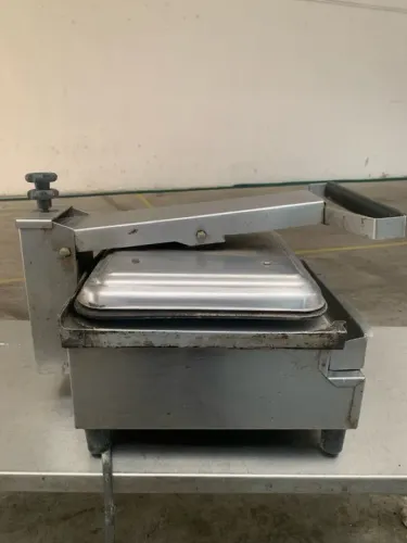 Chapa para Lanches elétrica com prensa