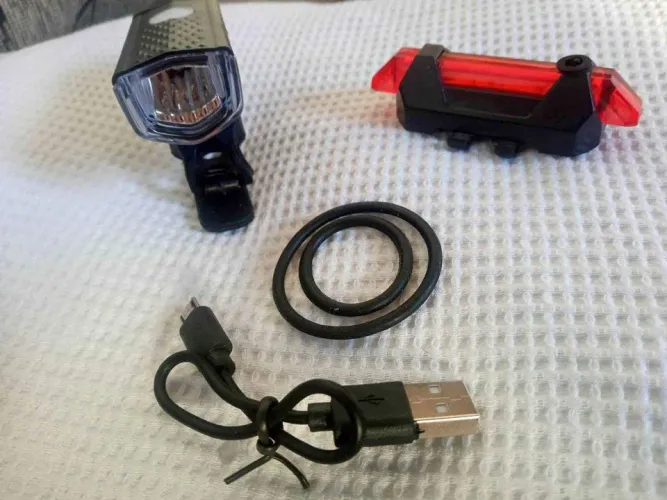 Kit Farol Led Bicicleta + Luz Traseira + Cabo USB