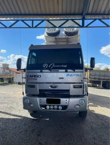 Ford cargo 2428e Caçamba