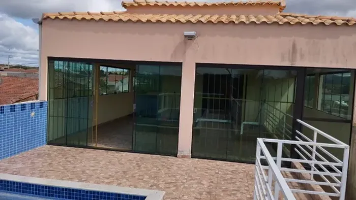Vende-se Casa Duplex no Centro do Distrito de Fatima -Flores-PE