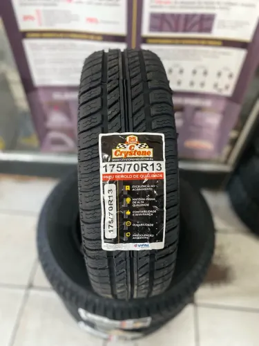 Pneu remold 175/70/13 marca Crystone *borracha vipal* (instalação gratuita)