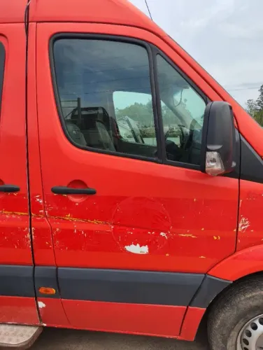 Porta Dianteira Lado Direito Mercedes Sprinter 415 2012/2016 LD