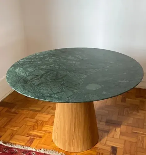 Mesa de jantar modelo cone redonda 