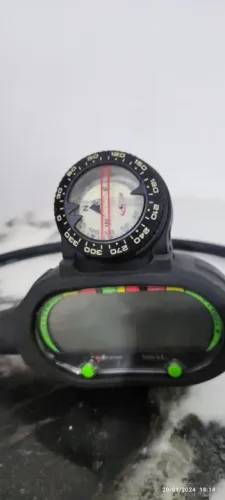 Aeris 500AI - Computador de Mergulho 