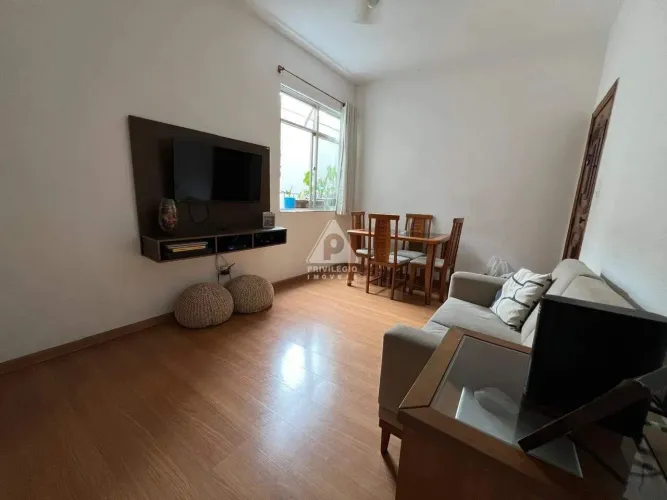 Apartamento de 2 quartos com suíte, próximo ao Largo da Segunda Feira e Metro da São Franc