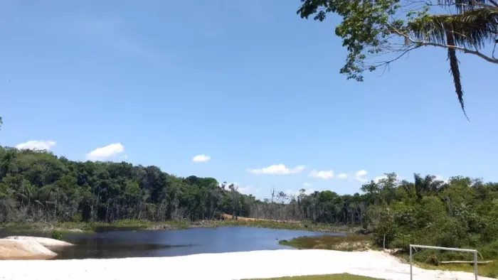 Quem compra terra, não erra. Não corra o risco de perder o seu dinheiro no banco.