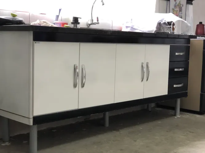 Pia com gabinete semi nova