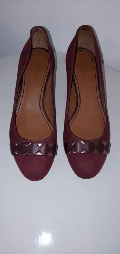 Sandália ?Arezzo ( modelo: Scarpin) em couro nobuck. Tam.33. ( Usada).