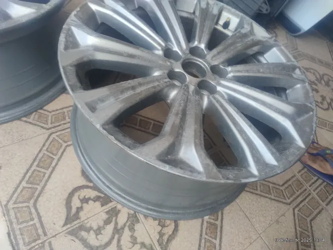 Aro Corolla 20/24 R17 (Cada 680,00)