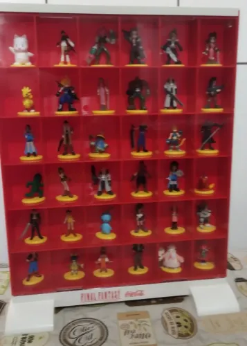RARIDADE! Coleção Completa Final Fantasy Coca-Cola JP (36 Figs SD) + Expositor Original
