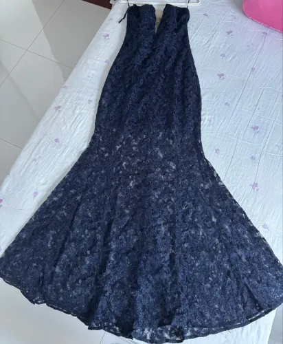 Lindo vestido longo tipo sereia com decote em V