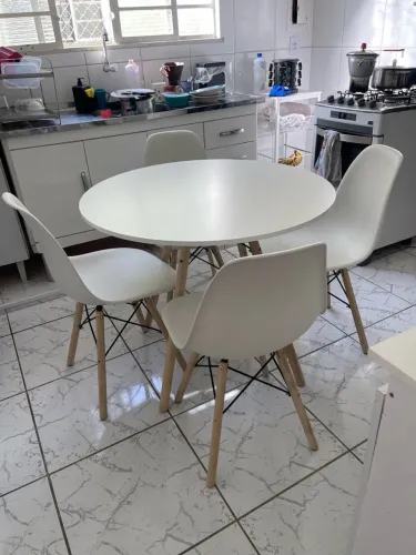 Mesa de Jantar Redonda com 4 Cadeiras Eames