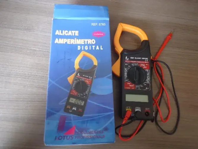 ALICATE AMPERÍMETRO DIGITAL COM ESTOJO LOTUS REF6760. valor 60,00