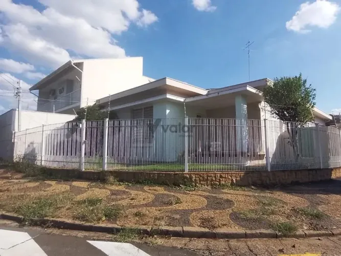 Casa à venda em Campinas, Jardim Nossa Senhora Auxiliadora, com 3 quartos, com 200 m²