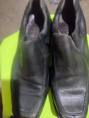 Sapatos Masculinos de Couro Preto