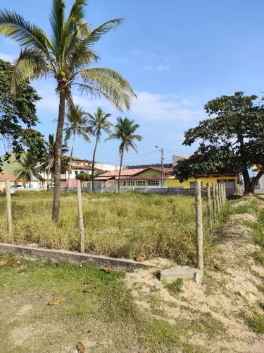 Lote na cara da Praia Grande com sol da manhã 