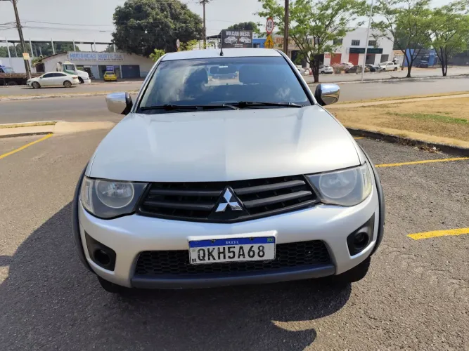 Mitsubishi L200 Triton GL 3.2 CD TB Int. Dies. Mec. 2018