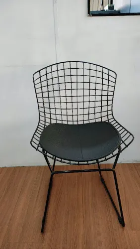 Cadeira bertoia preta
