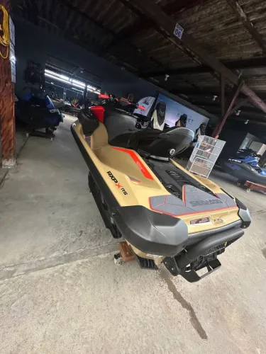 *JETSKI RXP X RS 325*