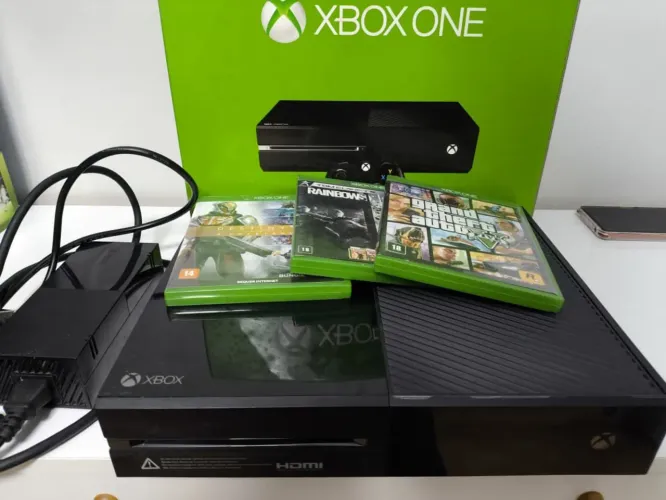 Xbox One 500GB na caixa + 3 Jogos Originais - Ótima Oportunidade!