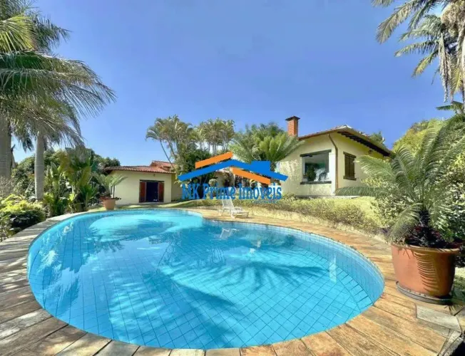 Casa em Cond. Vila Velha - Rústica/TÉRREA em 4 lotes, 5 dorm/3ste, piscina!