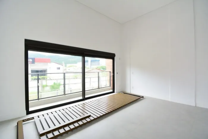 LOFT NO SACO GRANDE COM ÓTIMA LOCALIZAÇÃO EM FLORIANÓPOLIS/SC