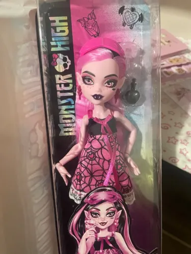 Draculaura lacrada