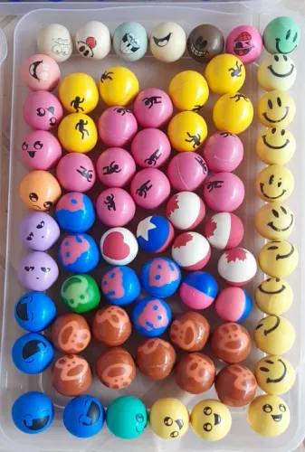Kit com mais de 200 bolinhas coloridas e divertidas