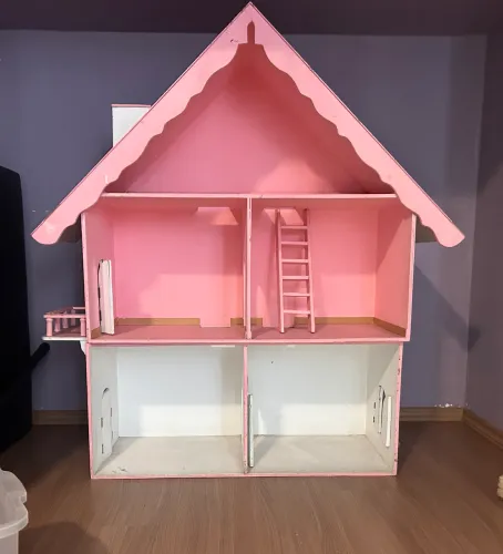 Casa de boneca em madeira (compensado) 1,30 de altura 
