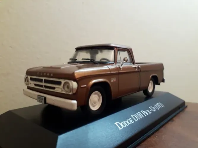 Miniatura Dodge D100 - Inesqueciveis do Brasil