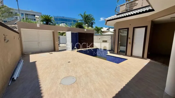 Recreio dos Bandeirantes | Casa de Condomínio 5 quartos, sendo 5 suites